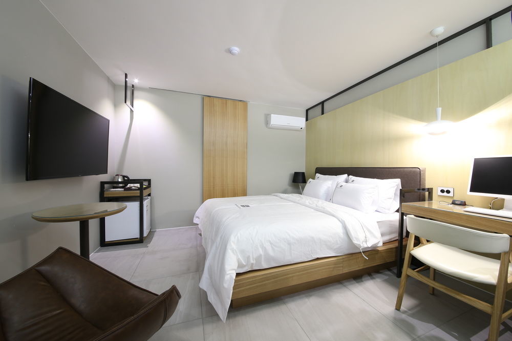 جيونجو Avenue Hotel المظهر الخارجي الصورة